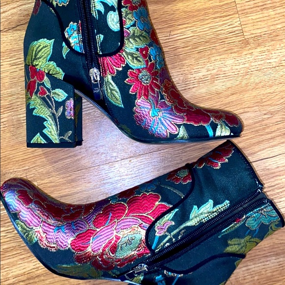 Marc Fisher Ankle Boots - Picture 2 of 2